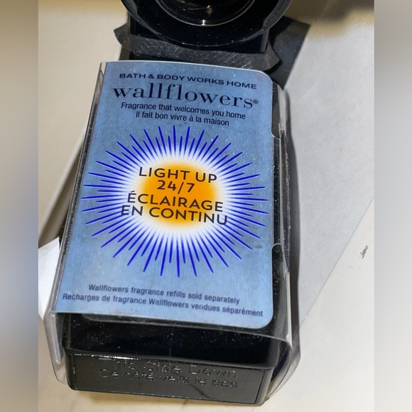 Bath & Body Works Haunted House Halloween Wallflower Plug Discontinued New - Picture 10 of 11